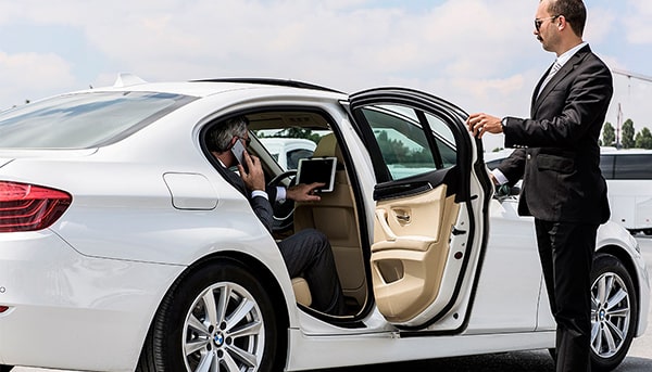 ŞÖFÖRLÜ ARAÇ KİRALAMA